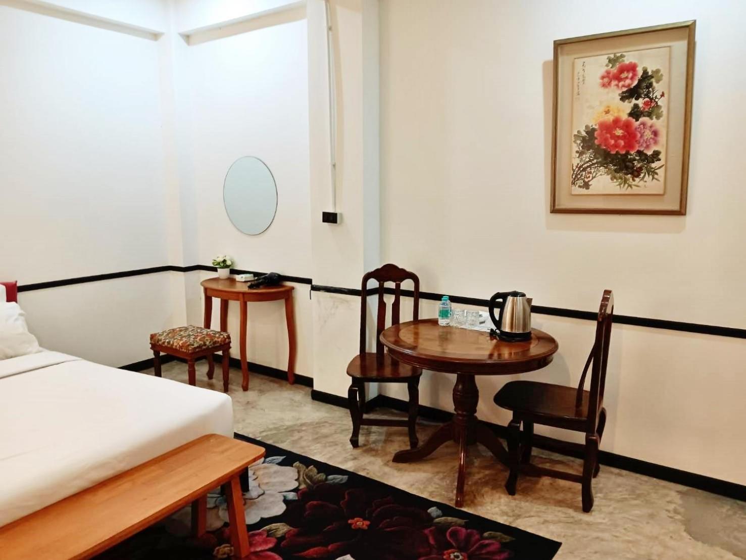 The Character Yaowarat V เดอะ คาแรคเตอร์ เยาวราช 3 Apartment Банкок Екстериор снимка